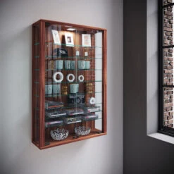 Vitrosa Mini Vitrine Murale Avec 2 Portes Vitrées, 8 Tablettes En Verre, Imitation Noyer. -VIDAXL || Songmics Soldes 72561955 3